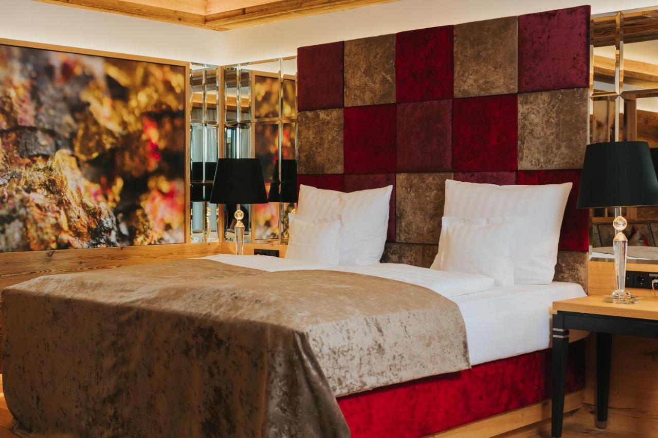 Ortner'S Resort 巴特法兴格 外观 照片 A bedroom at the Hotel de Crillon